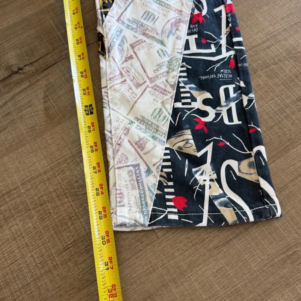 D'ANDUESHEN Mens Graphic Patchwork Money License Plate Slim Pants Size 32 NEW